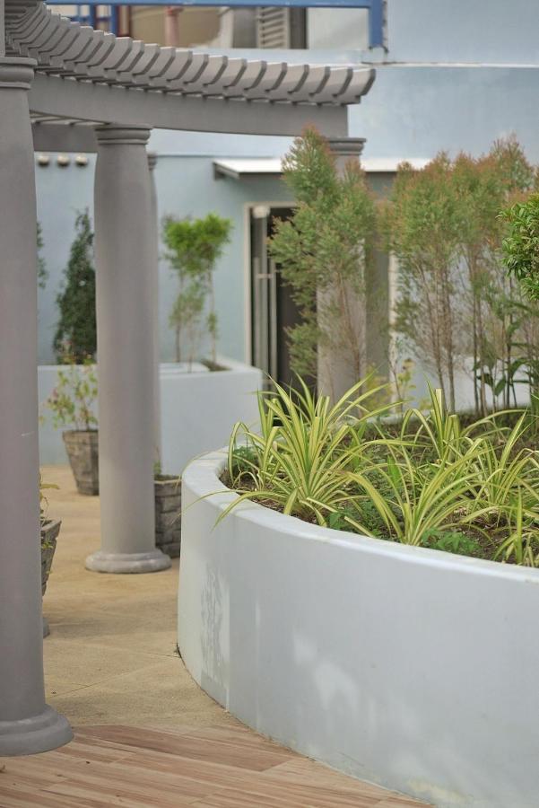 Quince Studio W/ Balcony Orochi Staycation Ph At Loop Tower Cdo كاجايان دي أورو المظهر الخارجي الصورة