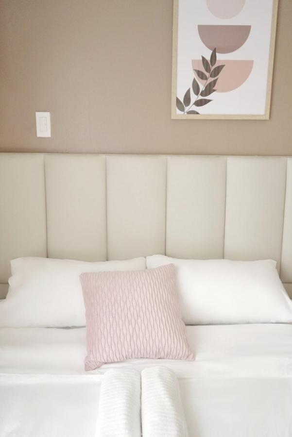 Quince Studio W/ Balcony Orochi Staycation Ph At Loop Tower Cdo كاجايان دي أورو المظهر الخارجي الصورة